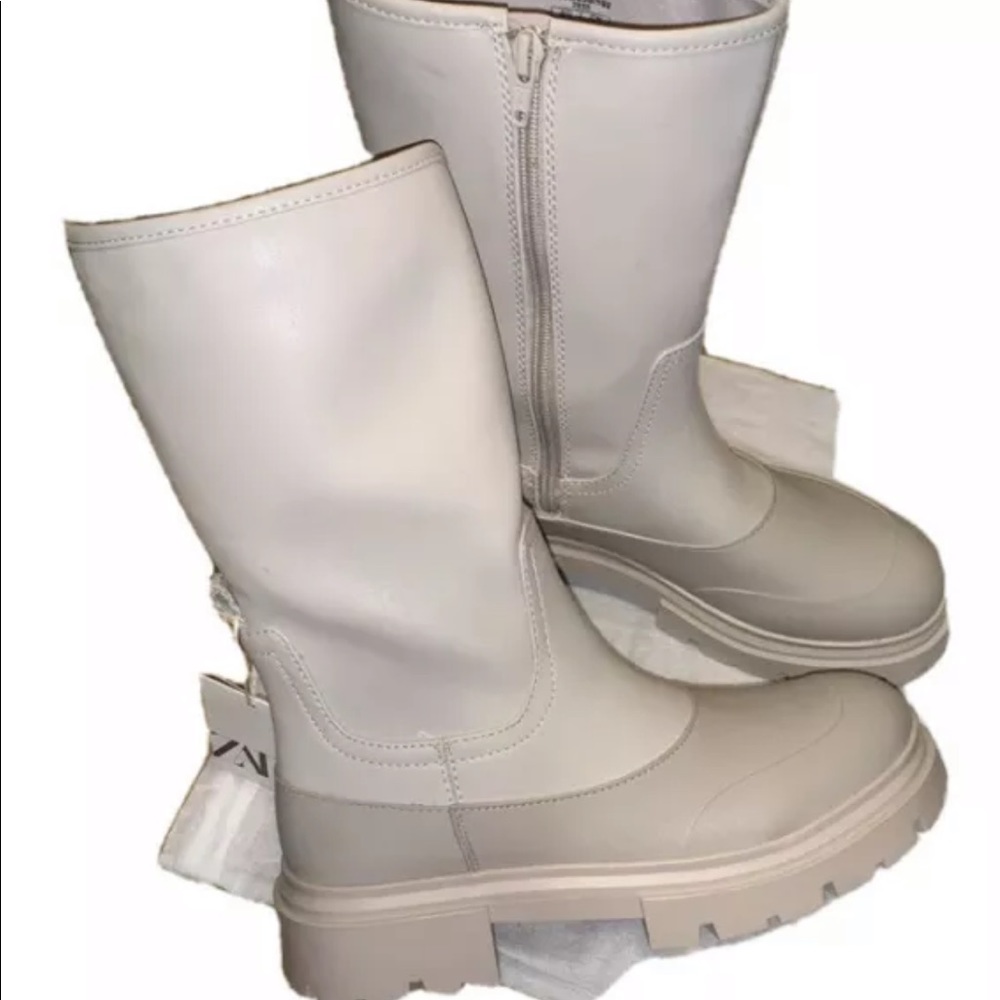 Zara Women's Wide Calf Zip Up Boots  Cream Color Size US: 8/8.5 EU: 39